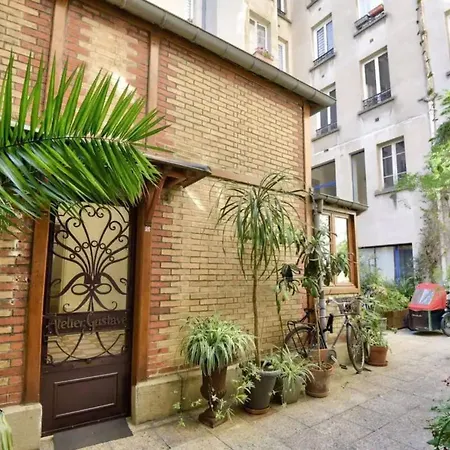 Relaxing In Montparnasse